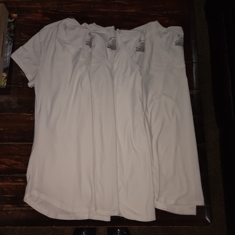 4 white t-shirts + Bonus 2 shirts